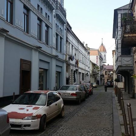 Nini'S Apartments Batumi Exterior photo